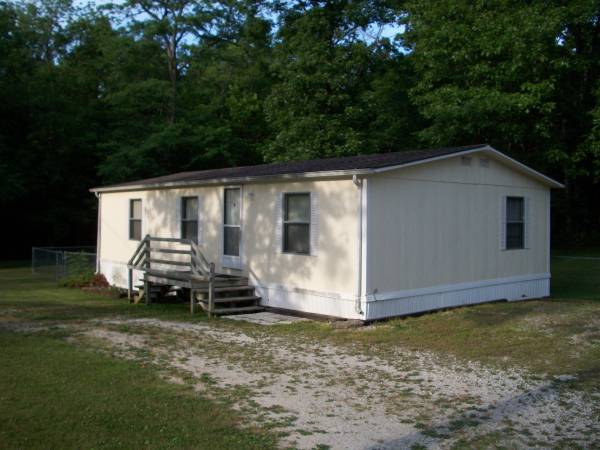 $1,000 / 2br - 1056ft2 - House Bordering Little Dixie Lake (Millersburg)63845293046913120
