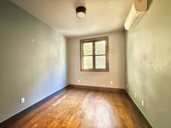 $4,400 / 4br - 4 Bed 2 Bath (Bushwick)63945632907266124