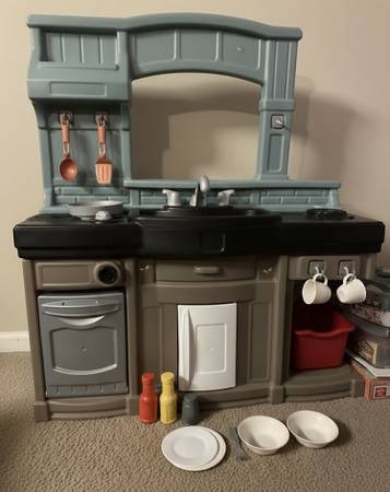 Step 2 Best Chef's Kitchen 1