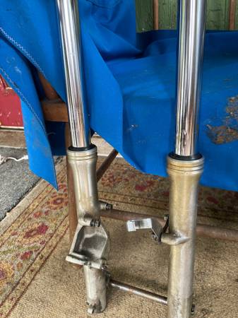 Piezas de Yamaha xs 1100 del 78 al 82 y cubiertas laterales más Virago - $25 (Chehalis)63439433352833124