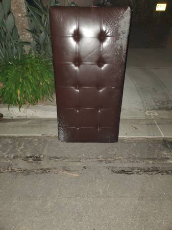 Free Ottoman 1