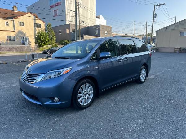 2017 Toyota Sienna Limited AWD - $17,900 (Staten Island)63469911536129121