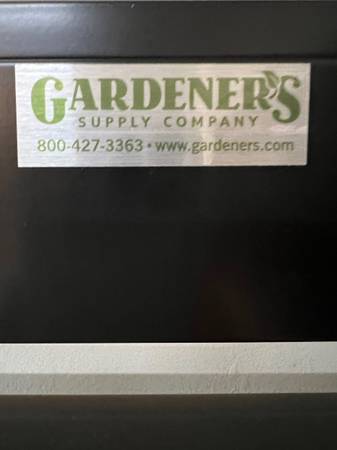 Moving Sale 🌺🌺 #1 Gardener’s Supply 🌳🌳 Led SunLite 3-Tier Garden 1