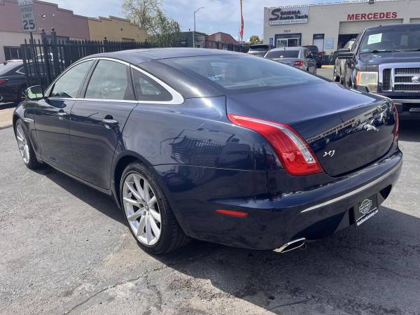 2011 Jaguar XJ 4dr Sedan - $13,995 (+ Main Street Auto)63624010422017123