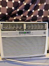 Frigidaire Window Air Conditioner (12,000 BTU) 1