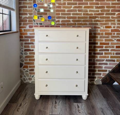✨Newly Refinished Solid Maple Wood Ethan Allen Dresser / Chest of Drawers - De 1