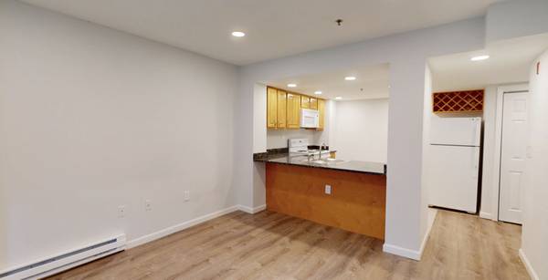 $2,350 Renovated Fenway Studio for $2,350 AVAIL 1/1/26 (Fenway)64141617295745120