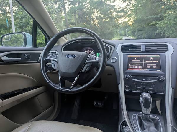 FORD FUSION ENERGI PLUG-IN HÍBRIDO - CUERO - CÁMARA DE REVERSA - 100 MPGe - $6,990 (Powder Springs)63622070769921122