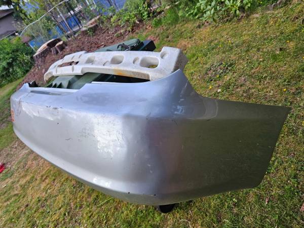 CamryBumper/taillights,JouneryHeadlamp,battery,Pt Cruiser/tire,carpets 1