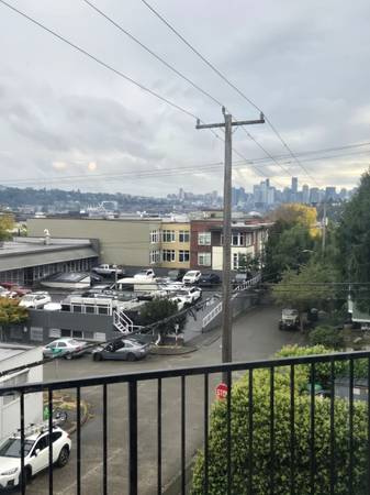 $2,475 / 1br - 800ft2 - 2 bedroom with great views and top floor! (Fremont)63934549483907120