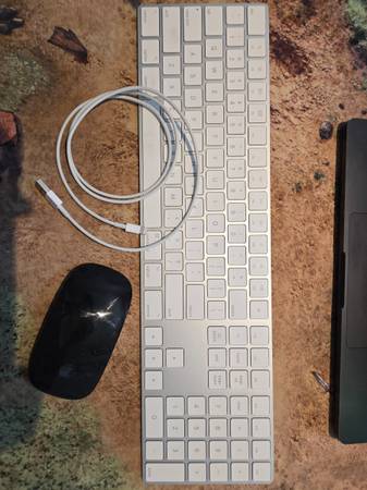 Mac mini 2018 Magic Keyboard トラックパッド