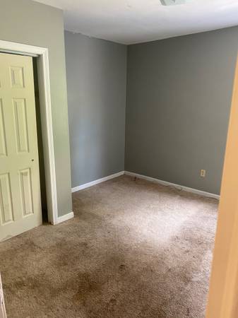 $2,900 / 3br - 1300ft2 - 3 bedroom apartment in Burlington - INCLUDES HEAT, HOT WATER, WATER (King st)63784617573377122