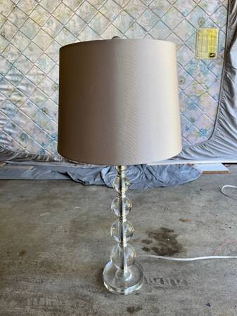decor table lamp mint condition 1