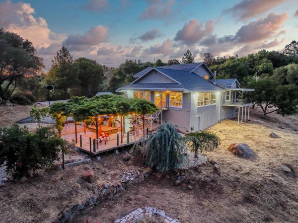 $789,000 / 3br - 2920ft2 - Breathtaking Views, Tesla Powerwalls & 1200 SF Shop! (Rough & Ready)63952105352450121