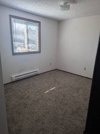 $1200.00 / 2br - 800ft2 - 5421 Eastview St63829654616963123