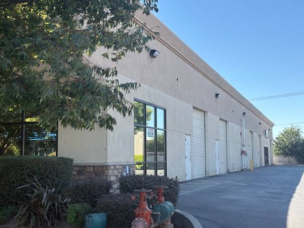 $4,500 / 6000ft2 - For Lease 6000 sq ft Unit (Modesto)63970444315138122