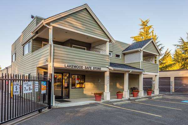 Feeling Stuffed? Store with us! 1