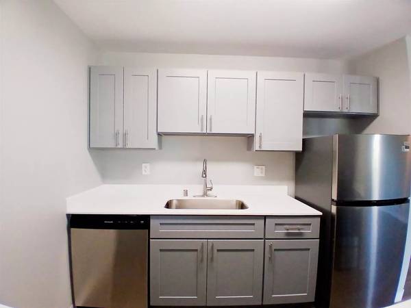 $1,850 / 2br - 860ft2 - Experience the best! 2 bed, 1 bath in Kent's hot spot. (Kent)64031307501827124