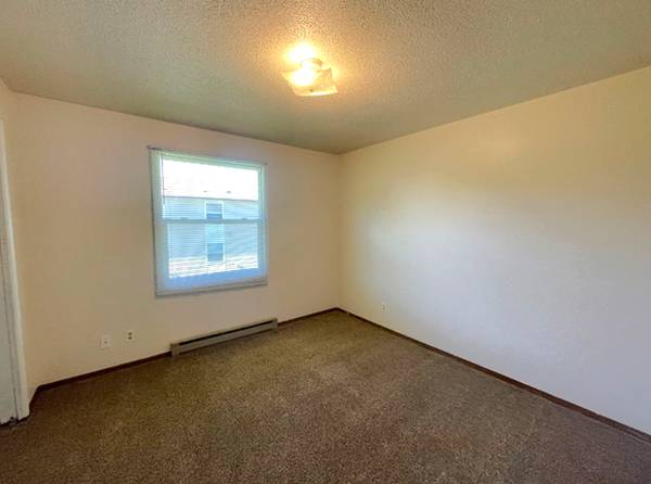 $745 / 2br - 575ft2 - 🏡 ¡SIN DEPÓSITO! -- 2HAB/1BA – $745/mes – Admite mascotas (solo gatos)💥 (Menomonie)63845958991361123