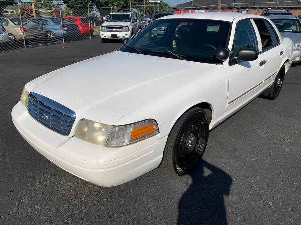 Interceptor de policía Ford Crown Vic 2011 - $6,950 (Charlotte)63613365573379120