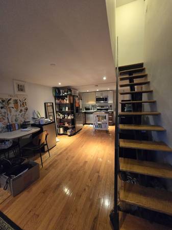 $1,000 / 6br - Greenpoint rooms available (Brooklyn)63912047597954121