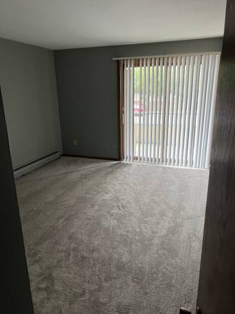 $1,285 / 1br - 800ft2 - Prime location 6304 York Ave S (Edina)63797856758401120