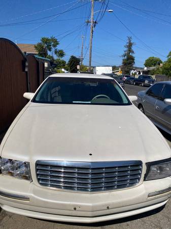Venta de Cadillac blanco en efectivo - $1.500 (berkeley)63442338124163123