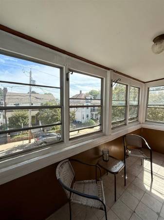 $2,600 / 2br - 1000ft2 - Teele Square 5 Room 2 Bedroom - EIK - In Unit Laundry - Dishwasher (Somerville \ Teele Sq. \ Davis Sq.)63824666402305124
