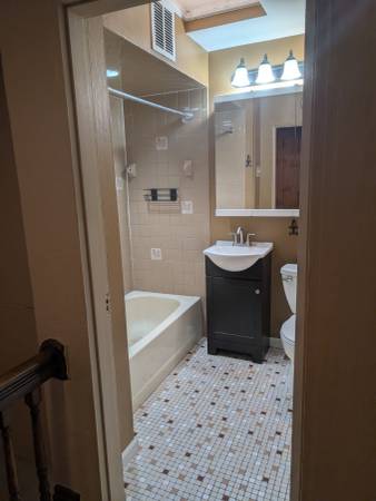 $1,195 / 2br - UPDATED 2 BR HOUSE NEAR CHILDREN'S HOSPITAL (Bloomfield)64013363606273121