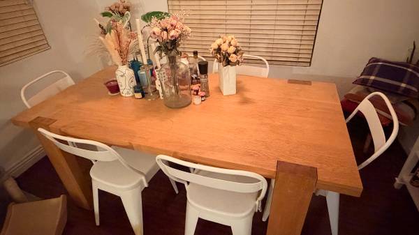 Solid Oak Dining Table 1