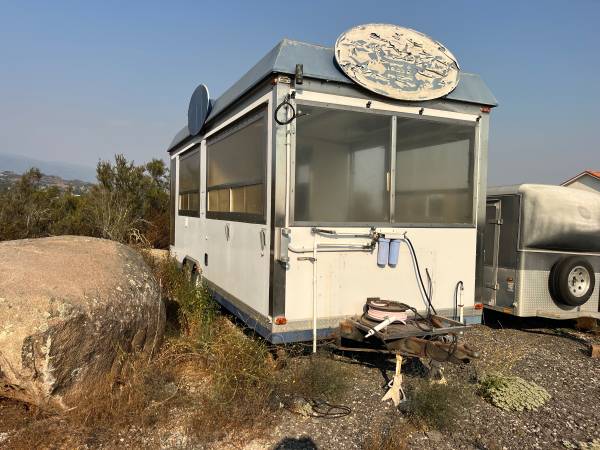 Food trailer 1