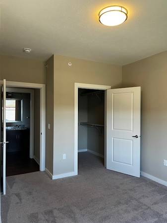 $1,416 / 1br - 705ft2 - Live Here, Brag Later!64020841652867124