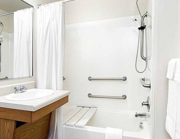 $330 / 1br - WEEKLY & MONTHLY RATES! plus Kids are Free & Pets Welcome (Chattanooga)63617452815363122