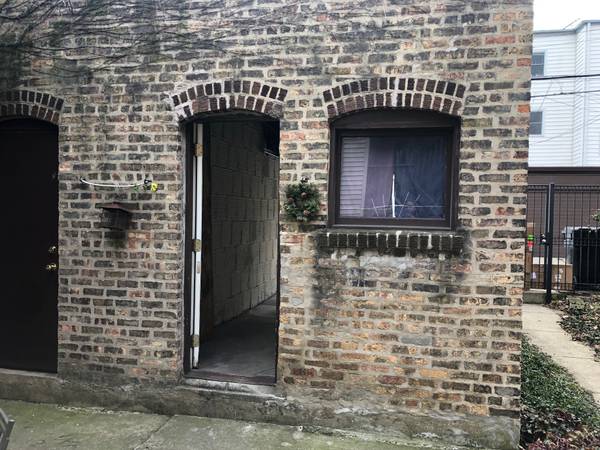 $200 Private garage parking in the very Heart of Andersonville (Chicago)63781351097857122