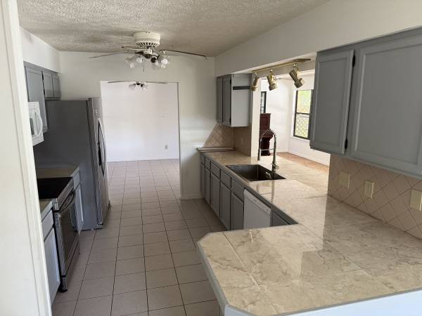 $3,000 / 3br - 2460ft2 - 3/2 house for rent 3000 (Port st lucie)63799934086529120