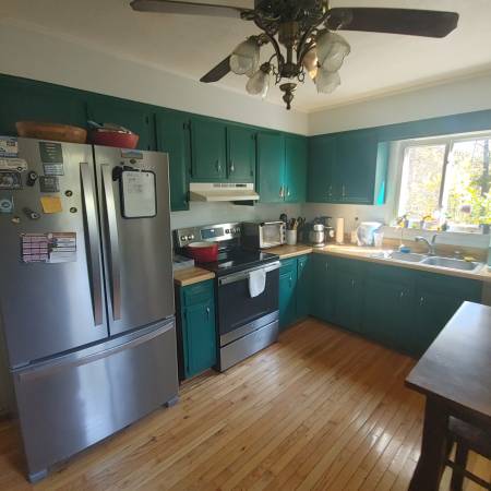 $900 / 4br - 1200ft2 - Room with private bathroom and deck (Weaverville)64029207472515124