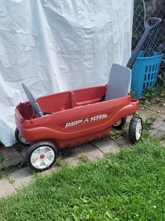 Radio flyer wagon 1