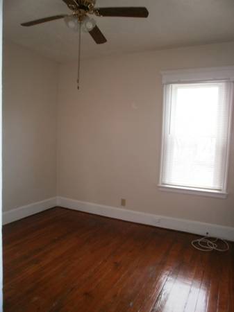 $1,325 / 3br - LOVELY 3 BR APARTMENT ON ELLA GRASSO BLVD IS MOVE IN READY! (NEW HAVEN)64010164788481122