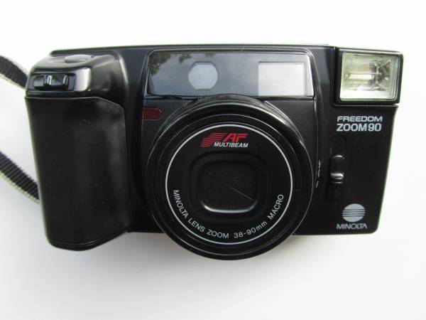 Minolta 35mm Film Camera + Camera Case 1