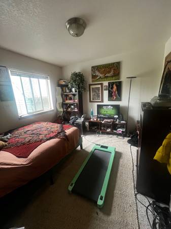 $825 / 2br - ✨Room in cute 2br 1.5ba Townhome✨ (Foster Powell)63999454142467121