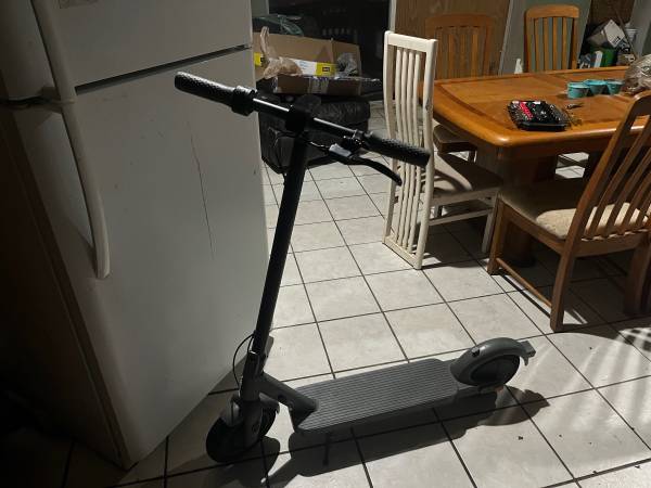 Blu trim E scooter 1