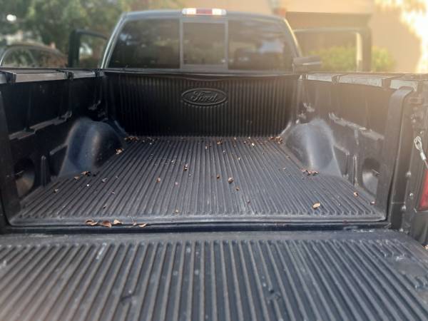 2004 Ford F-150 Lariat 5.4 8 cilindros 71.000 limpio! - $10.500 (Doral)63479962500481124