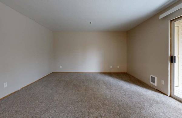 $1,565 / 2br - 986ft2 - On-Site Management, In-Home Washer & Dryer Included, Private Patio (North Central Gresham)63672530599681120