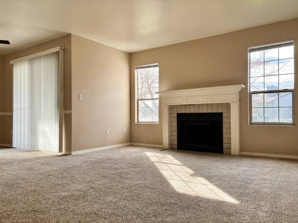 $1,575 / 1br - 820ft2 - A Welcome Place To Call Home 1x1 With a Den (SE 90th and SE Causey)63831464367361121