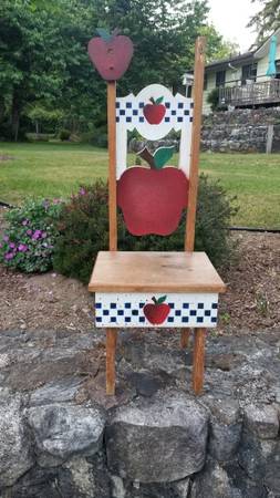 REDUCED Custom Built APPLE Kids Chair 1