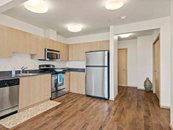 $1,885 / 645ft2 - Clubhouse, Quartz Countertops, Sundeck, Stainless Steel Appliances (East of the Alaska Junction and north of Delridge.)63808106943617122