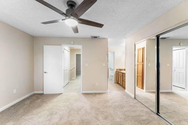 $2,230 / 2br - 1230ft2 - Fácil acceso a autopistas, hermosos jardines, estacionamiento cubierto (54 Quay Court, Sacramento, CA)63844736721921121