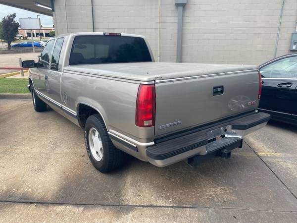 1998 GMC SIERRA 1500 EXTENDED CAB SLE 5.7L V8 AUTO LOW MILES! NICE! - $8,999 (tulsa-kirkpatrick auto sales)63470244401793122