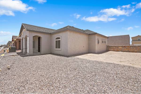 $1900.00 / 4br - 1514ft2 - Stunning Single Unit Home in El Paso | $1900/mo | Available 10/13/202563971417253891121