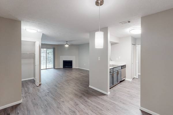 $1,615 / 2br - 1050ft2 - Dog Park, 2 Bed, Situated in Moon Township! (916 Beaver Grade Road, Pittsburgh, PA)64013205075073123